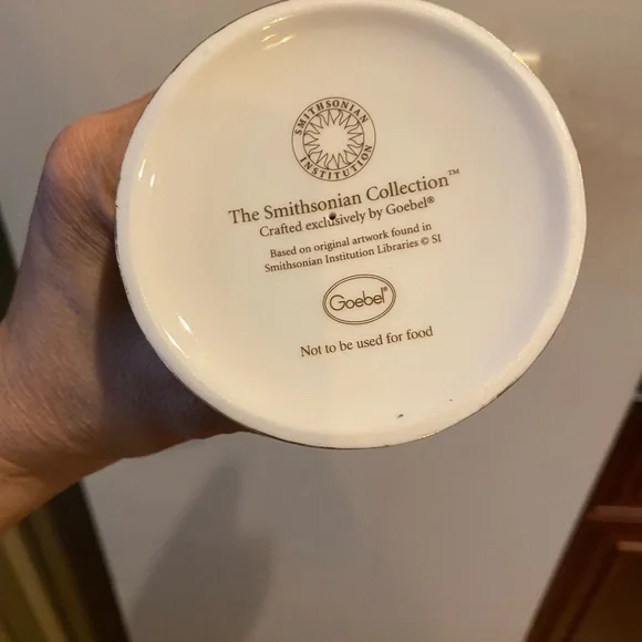 The Smithsonian Collections Vase - Picture 3 of 5